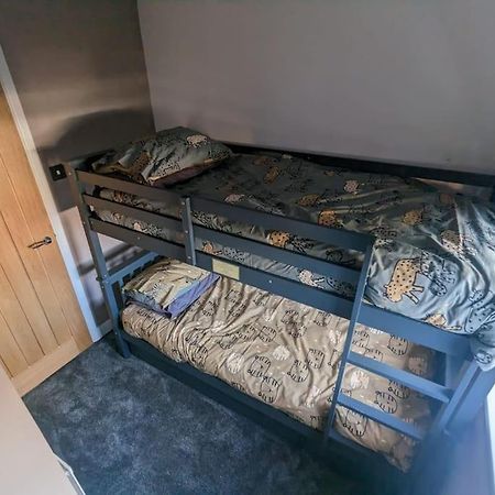 Cottage/Boutique Style - Free Parking & Wi-Fi Кингстън ъпон Хъл Екстериор снимка