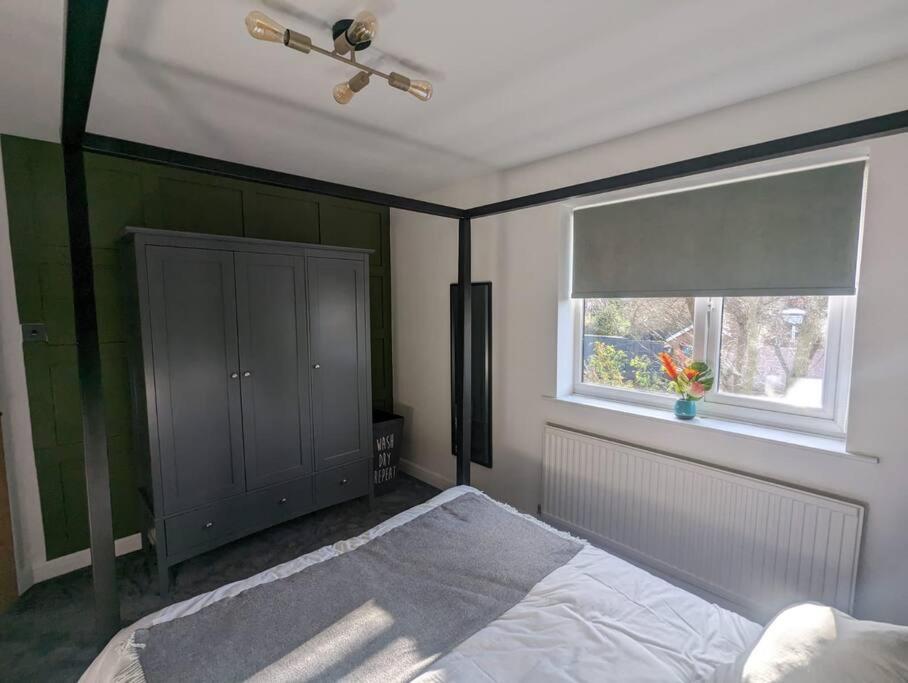 Cottage/Boutique Style - Free Parking & Wi-Fi Кингстън ъпон Хъл Екстериор снимка